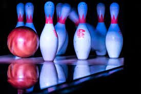 https://commons.wikimedia.org/wiki/File:Bowling_Pins_Being_Hit_by_a_Bowling_Ball_-_PINSTACK_Plano_(2015-04-10_19.34.19_by_Nan_Palmero).jpg