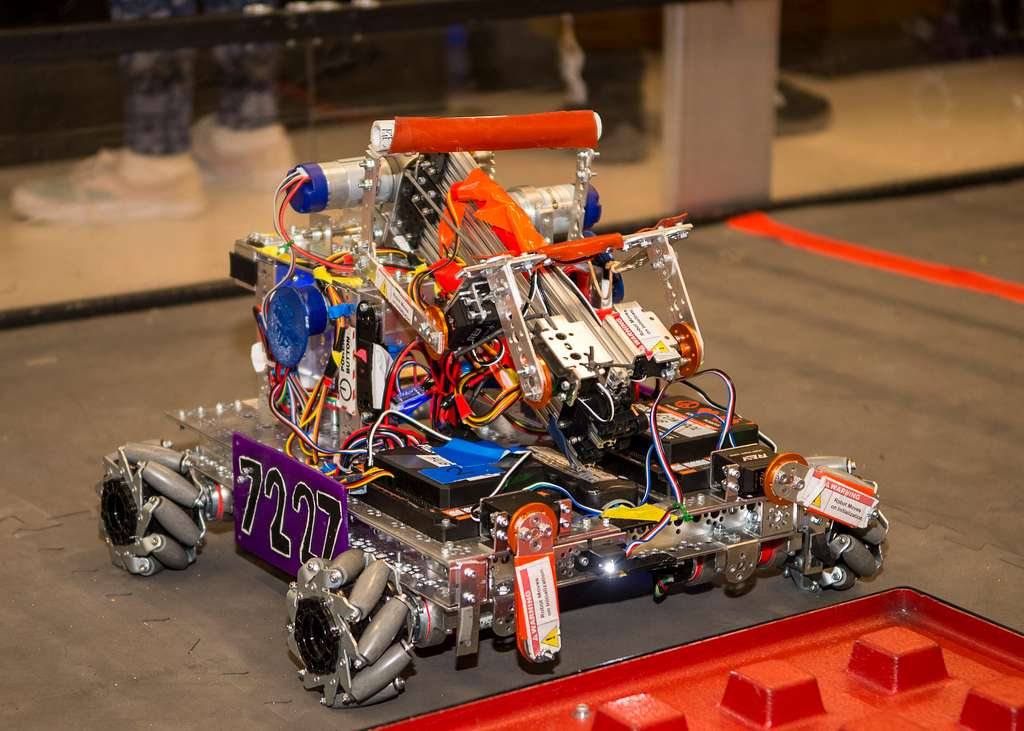 https://nara.getarchive.net/media/scorpion-robotics-club-team-7227s-robot-performs-tests-f6e6c7