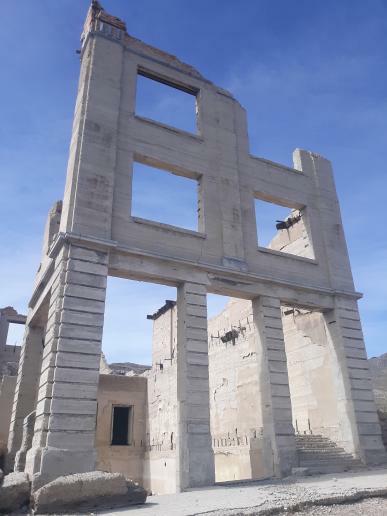 Structure